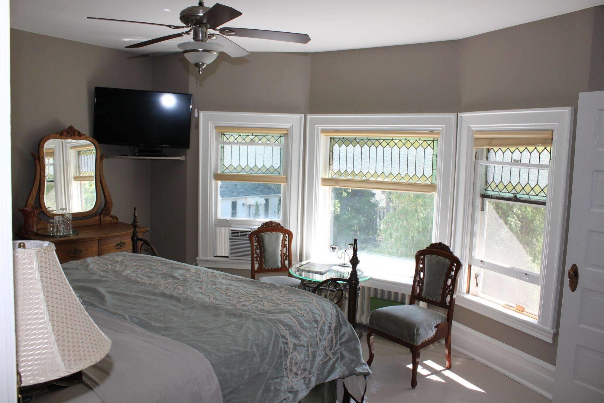 Green Oaks B&B Niagara-on-the-Lake Bagian luar foto